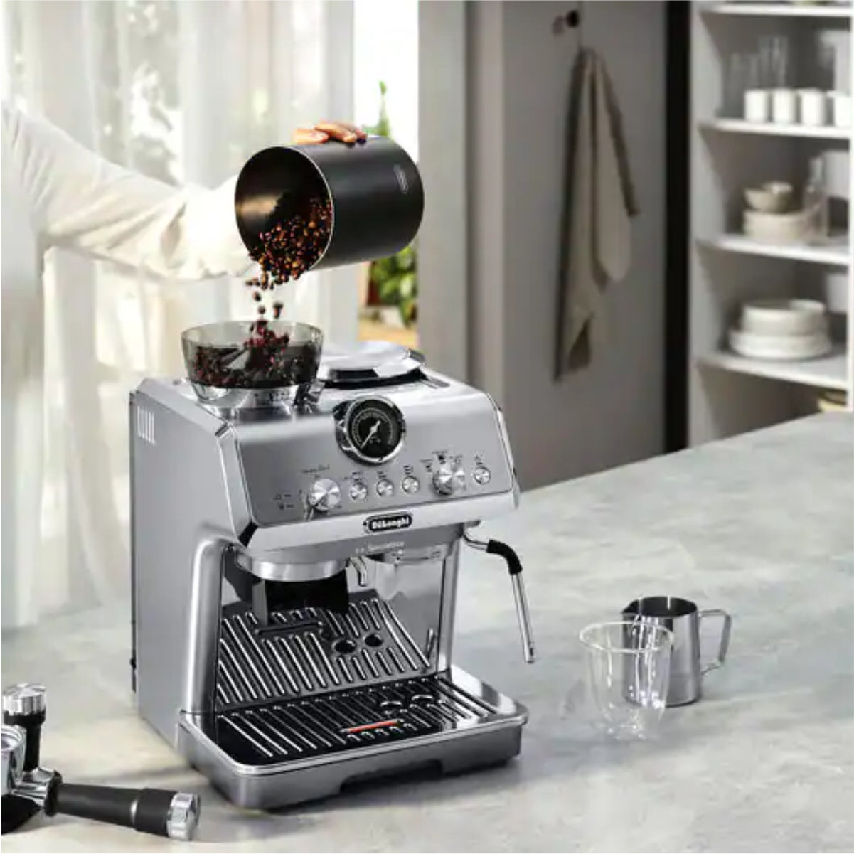 De'Longhi La Specialista Arte Semi-Automatic Espresso Machine (Metal) - EC9155M