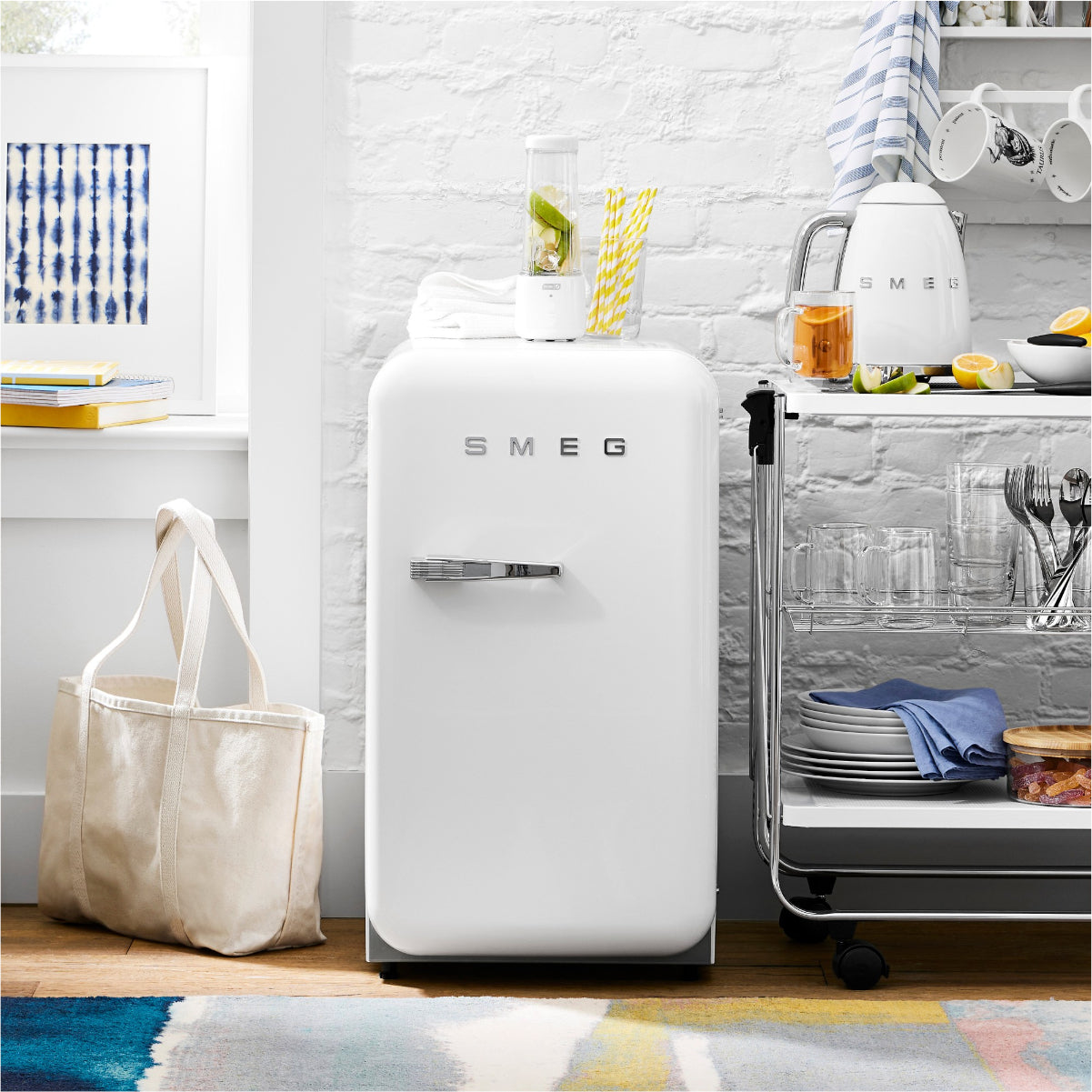 Smeg Retro-Style 16-Inch Compact Refrigerator FAB5URWH3 (White)