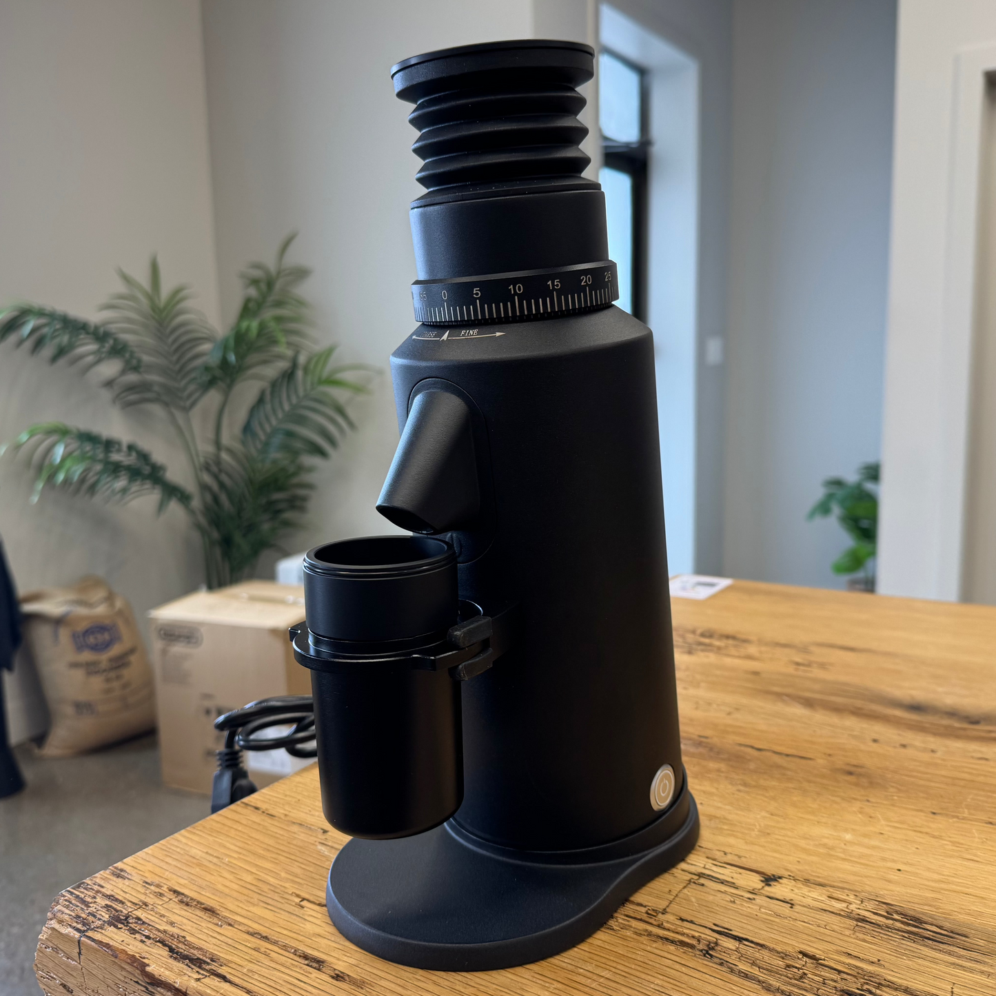 T64 Single Dose Coffee Grinder With Flat Burrs Black (Open Box 54208)