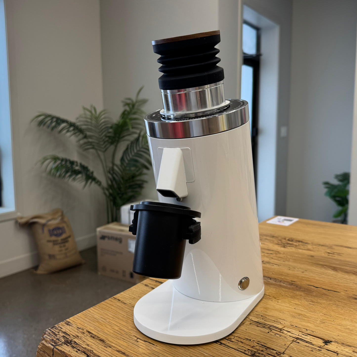 DF64 Gen 2 Single Dose Coffee Grinder With DLC Burrs White (Open Box 54216)