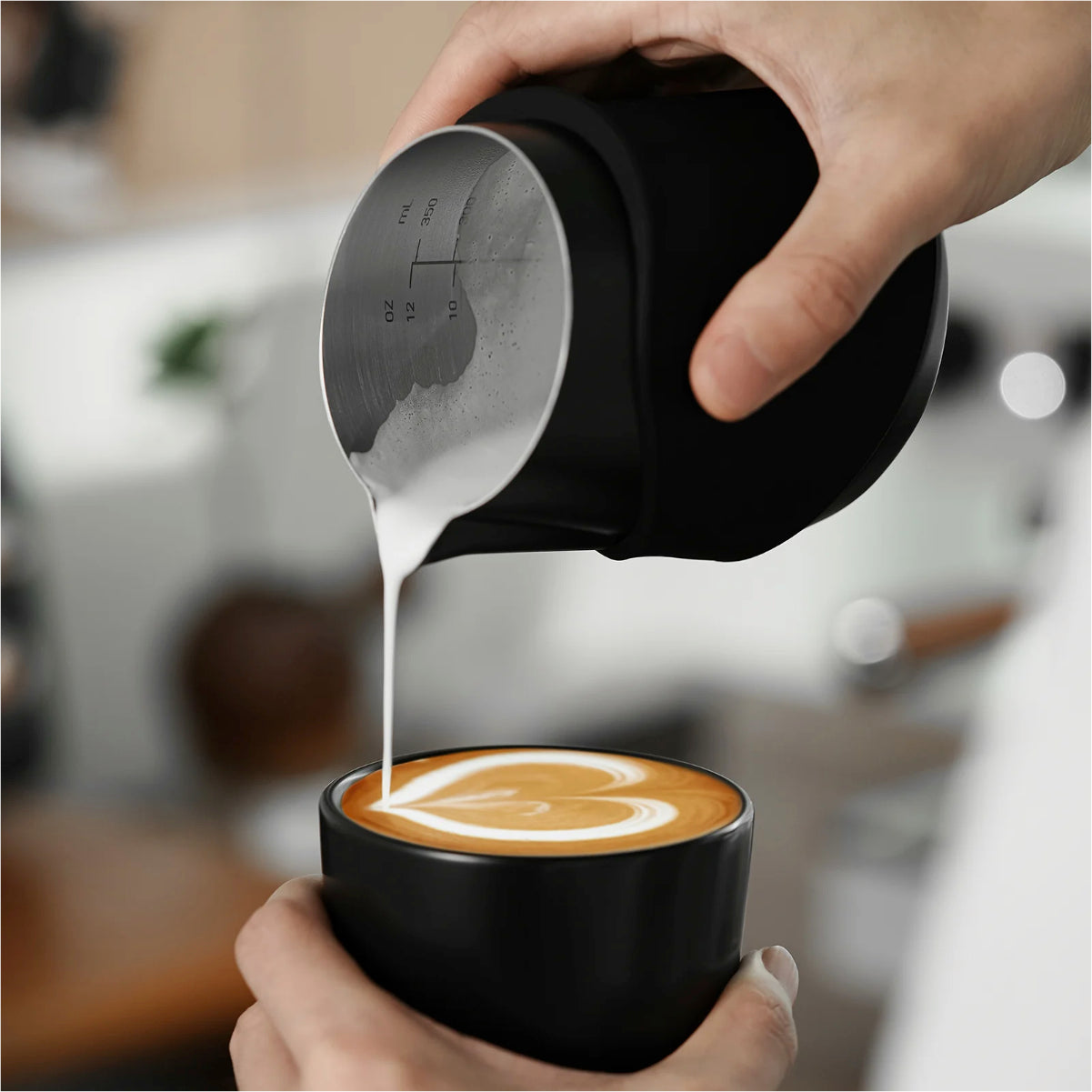 Latte Art Milk Frothing Pitcher – MHW-3BOMBER Handleless GT Flowtip Milk Pitcher P6513B (400 mL)