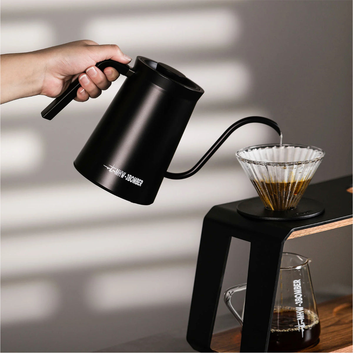 MHW-3BOMBER Assassin Gooseneck Electric Kettle (Black)