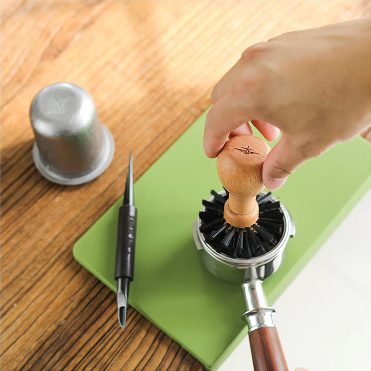 MHW-3BOMBER Portafilter Cleaning Brush