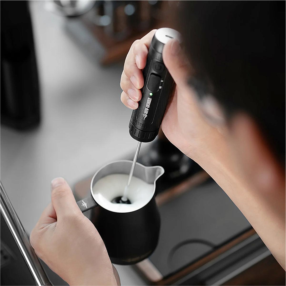 MHW-3BOMBER Magician Handheld Milk Frother (Black)