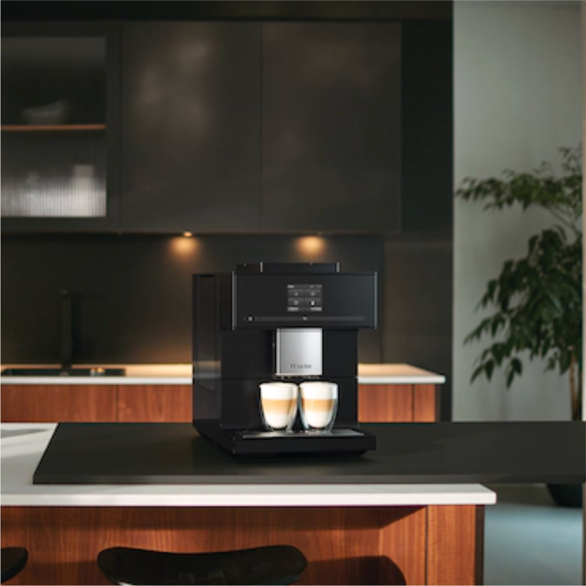 Miele CM7750 CoffeeSelect Super Automatic Espresso Machine (Obsidian Black)