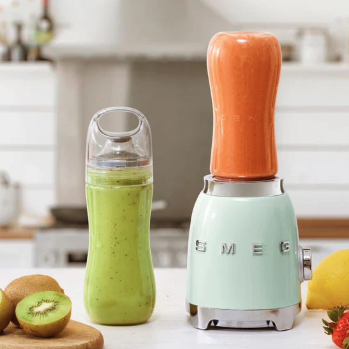 Smeg Retro-Style Personal Blender PBF01PGUS (Pastel Green)