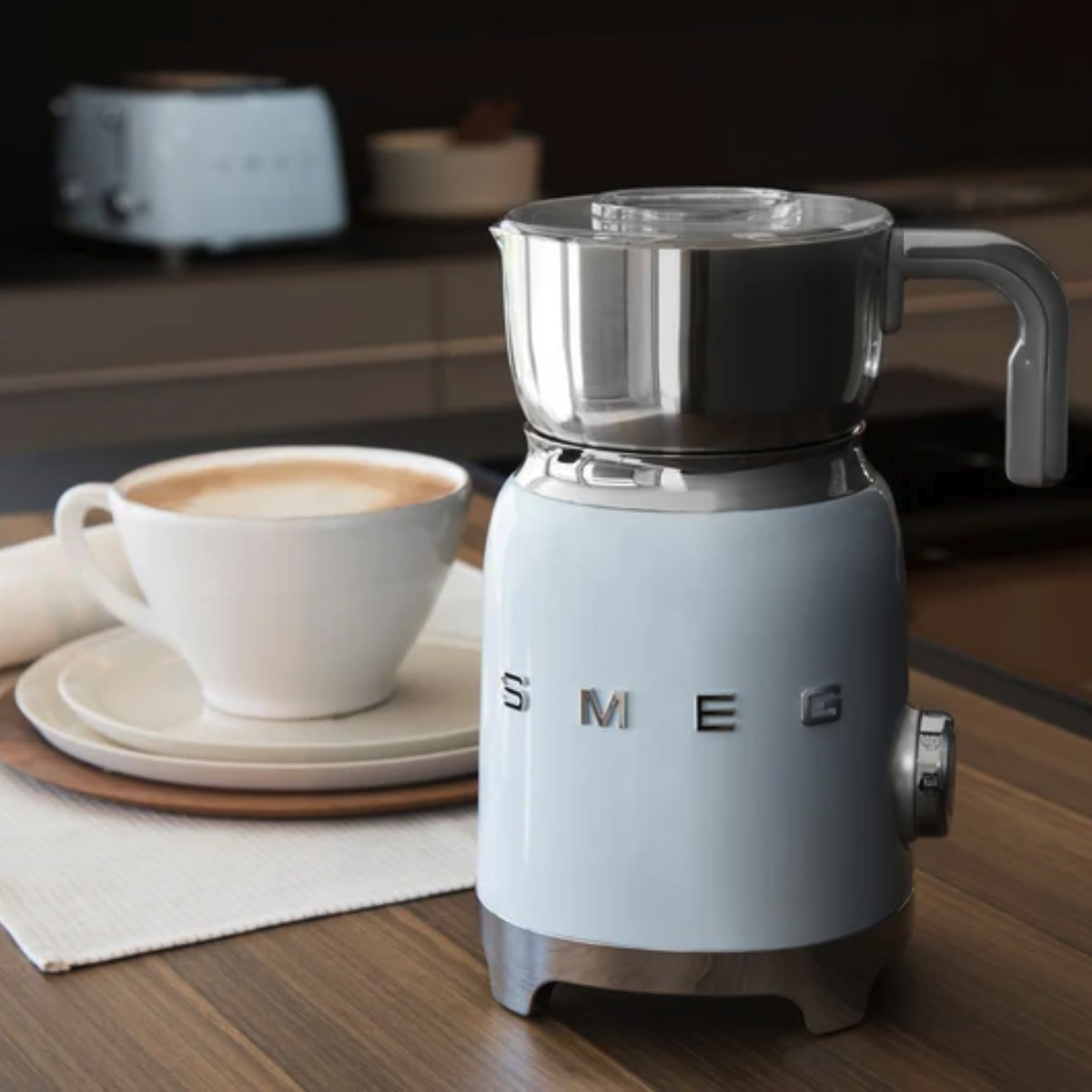Smeg Electric Milk Frother MFF11PBUS (Pastel Blue)