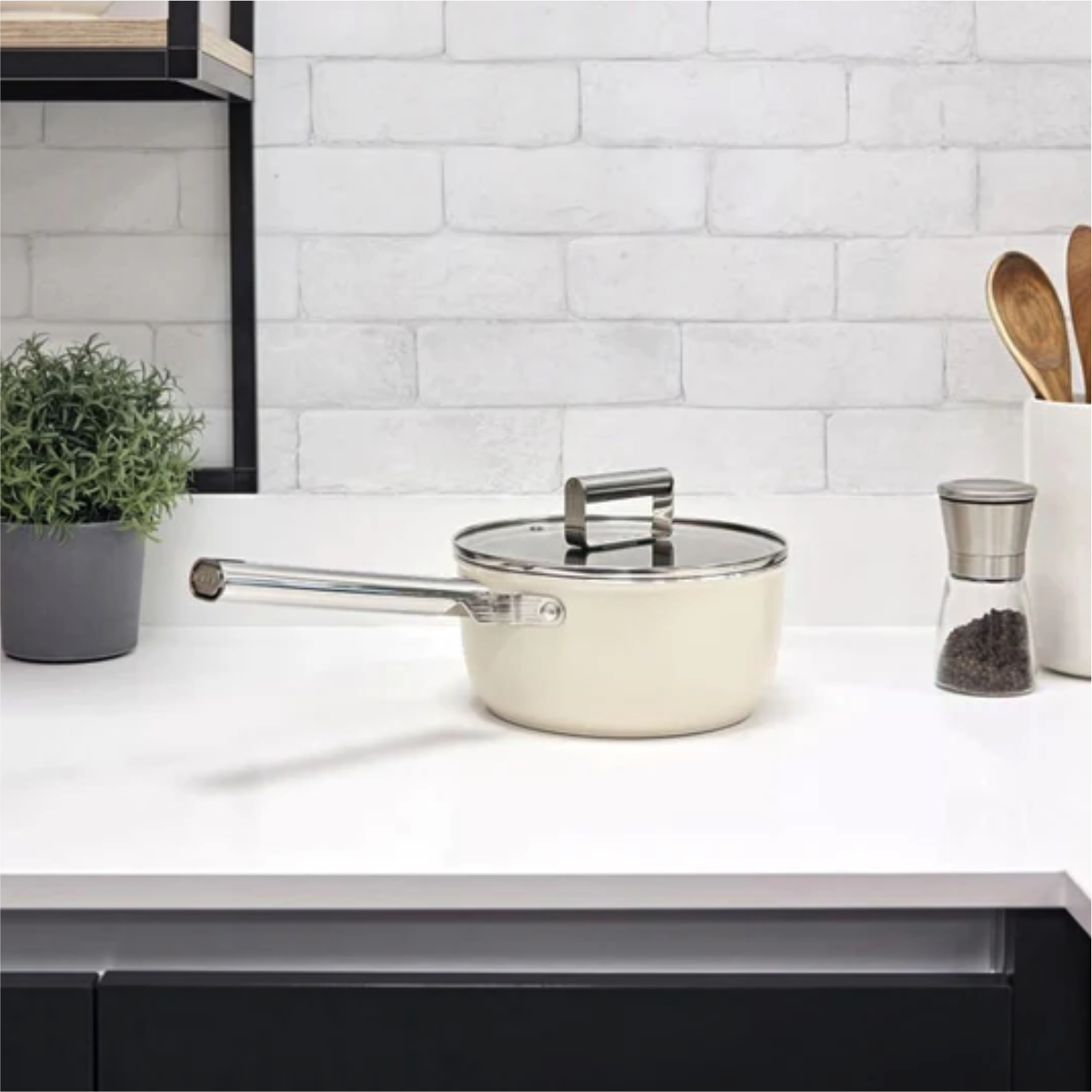 Smeg 20cm Non-Stick Saucepan CKFS2011CRM (Cream)