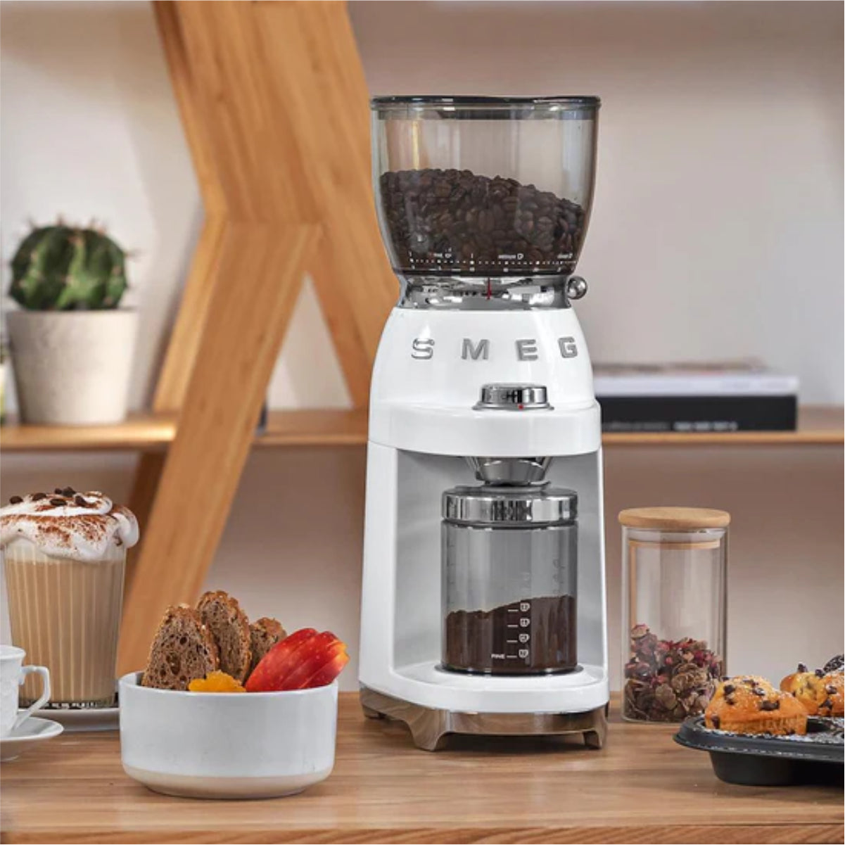 Smeg Retro-Style Coffee Grinder CGF11WHUS (White)