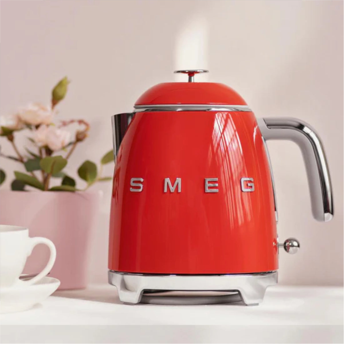 Smeg 0.8L Mini Electric Kettle KLF05RDUS (Red)
