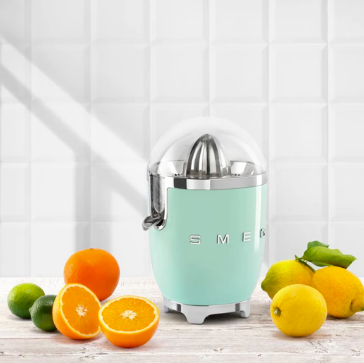 Smeg Retro-Style Citrus Juicer CJF11PGUS (Pastel Green)