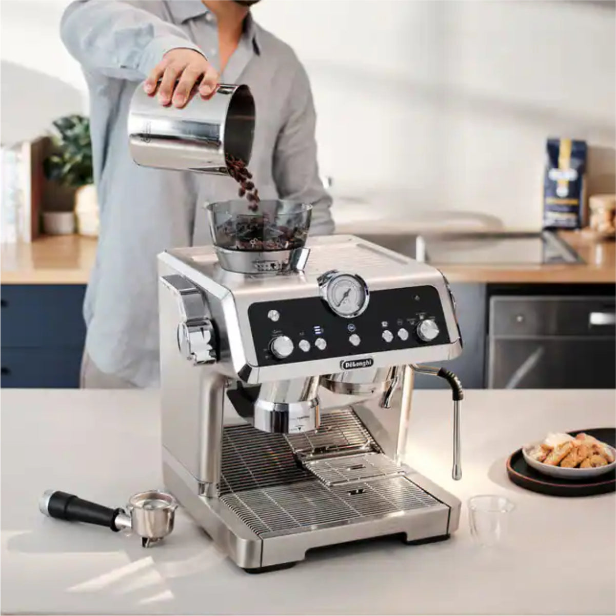 Delonghi semi clearance automatic espresso machine