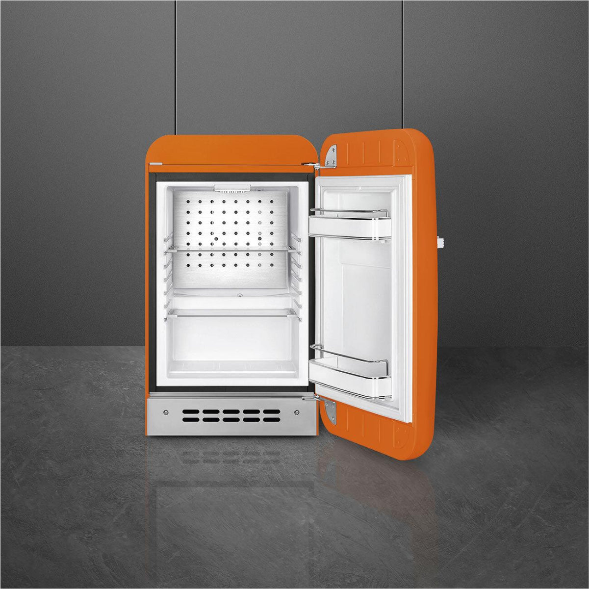 Smeg Retro-Style 16-Inch Compact Refrigerator FAB5UROR3 (Orange)