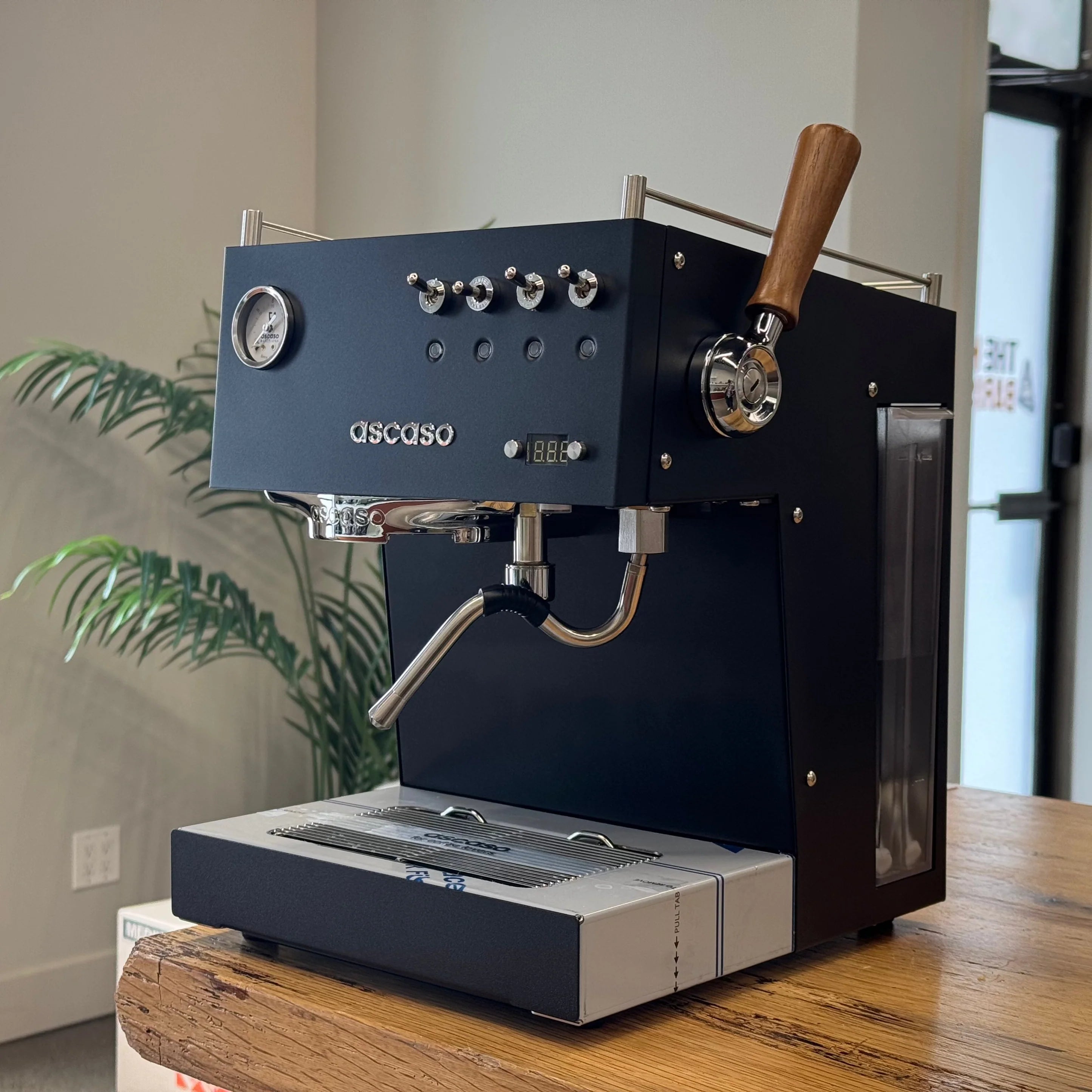Magister Stella Dual Boiler Semi-Automatic Espresso Machine – The Magister Stella Dual Boiler Semi-Automatic Espresso Machine – The
