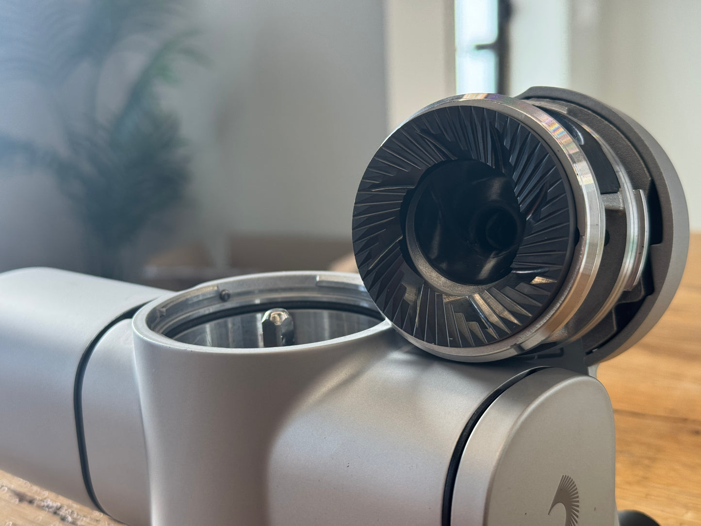 Pietro Manual Flat Burr Coffee Grinder Pure Silver (Open Box -54258)