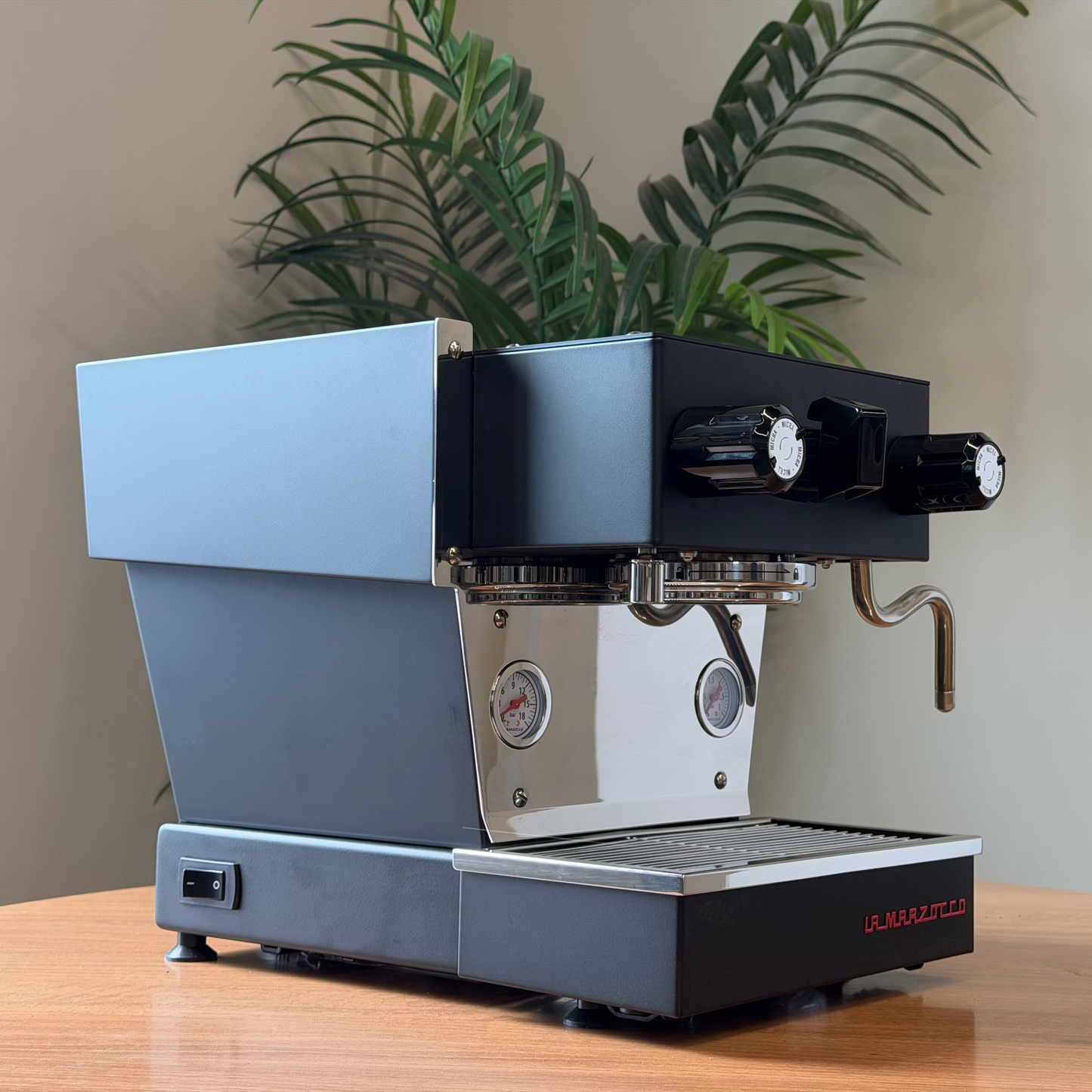 Machine à expresso à double chaudière La Marzocco Linea Micra (noir)