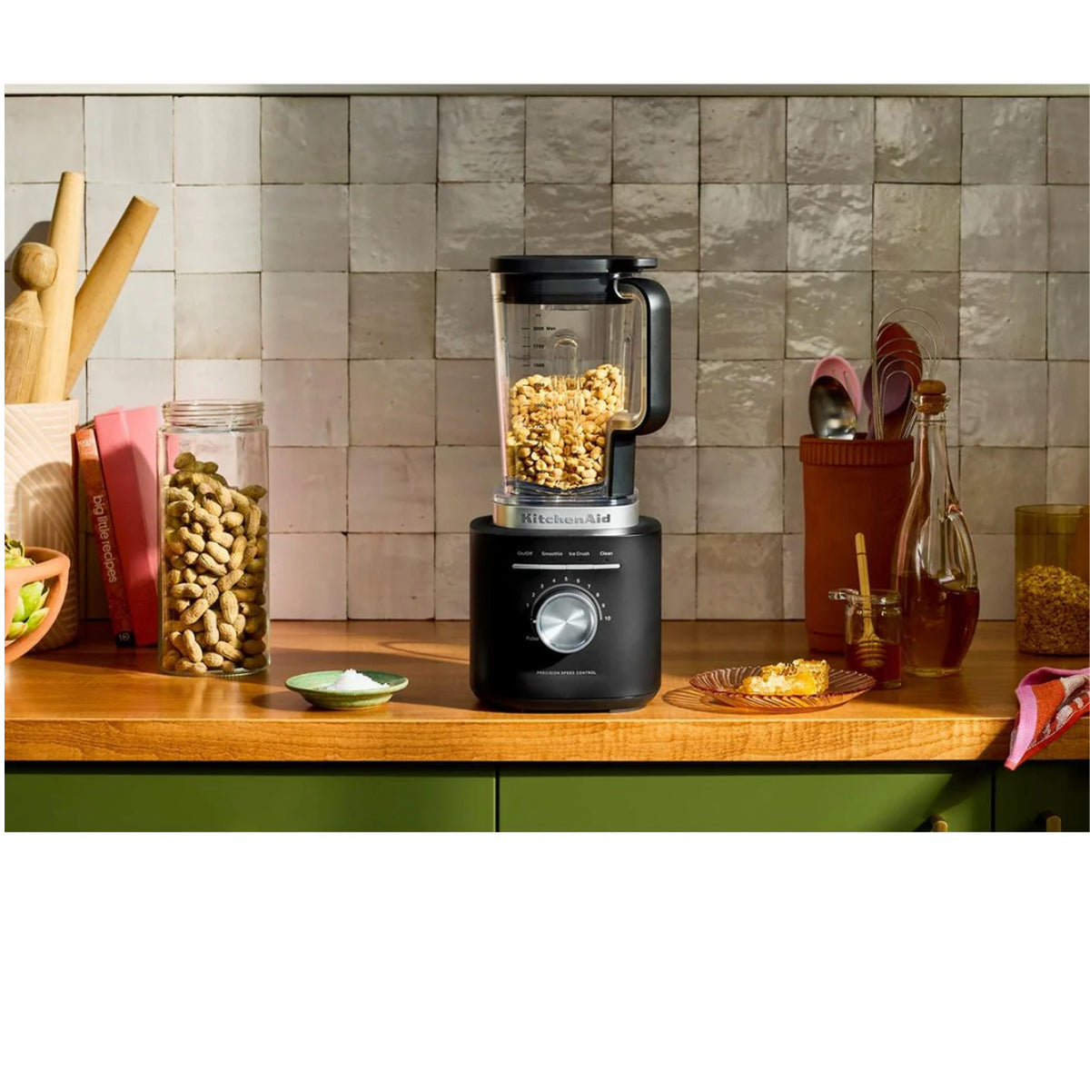 KitchenAid Pure Power Blender in Black Matte (KSB2072BM) — side profile
