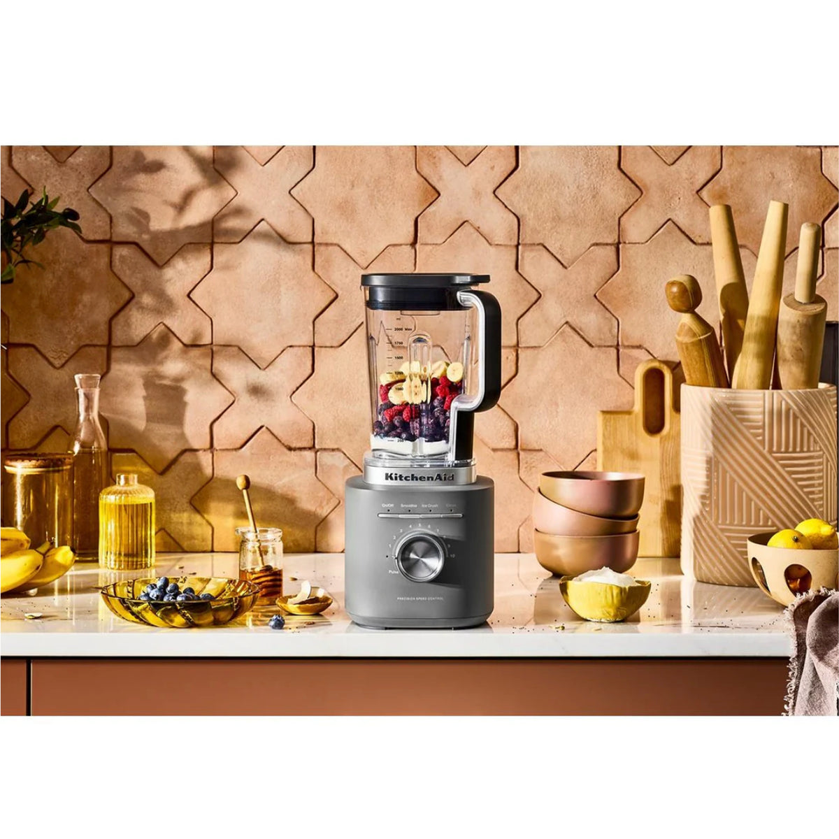 KitchenAid Pure Power Blender in Dark Grey (KSB2072DG) — blending jar and lid
