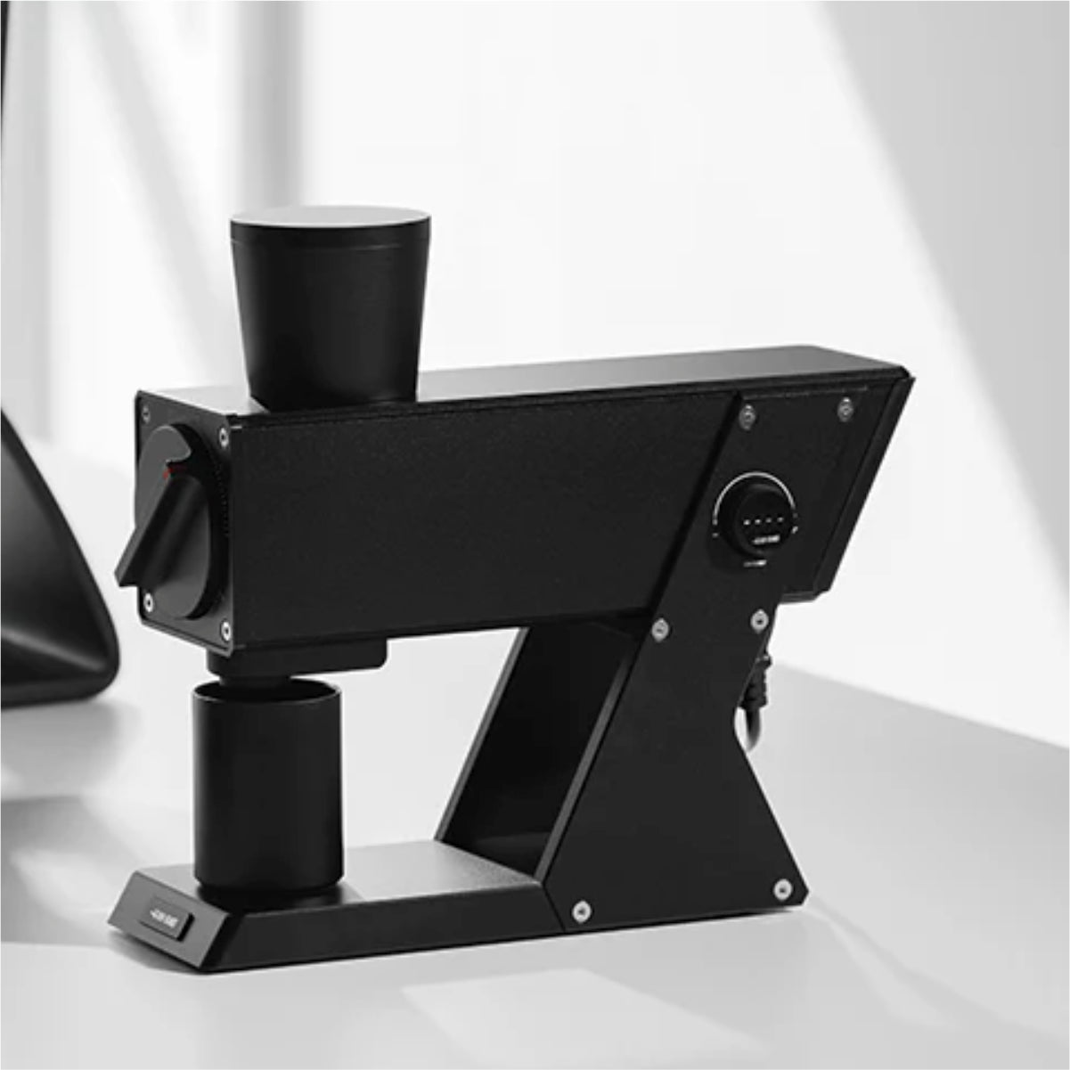 MHW-3BOMBER F74 Navigator Electric Coffee Grinder (Black)