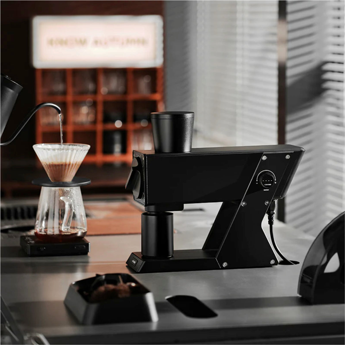 MHW-3BOMBER F74 Navigator Electric Coffee Grinder (Black)