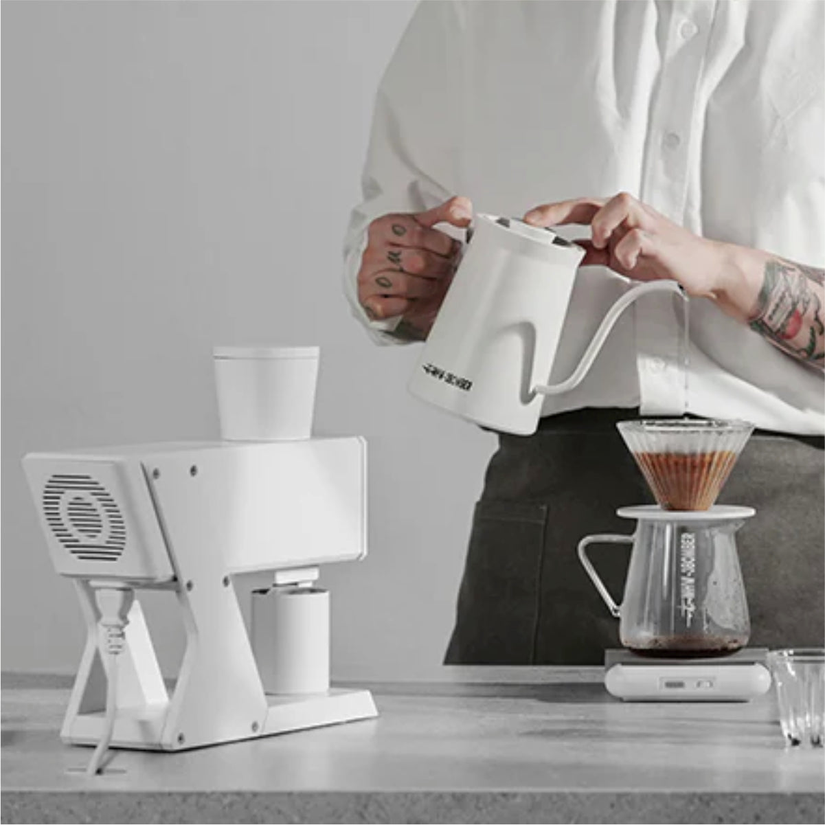 MHW-3BOMBER F74 Navigator Electric Coffee Grinder (White)