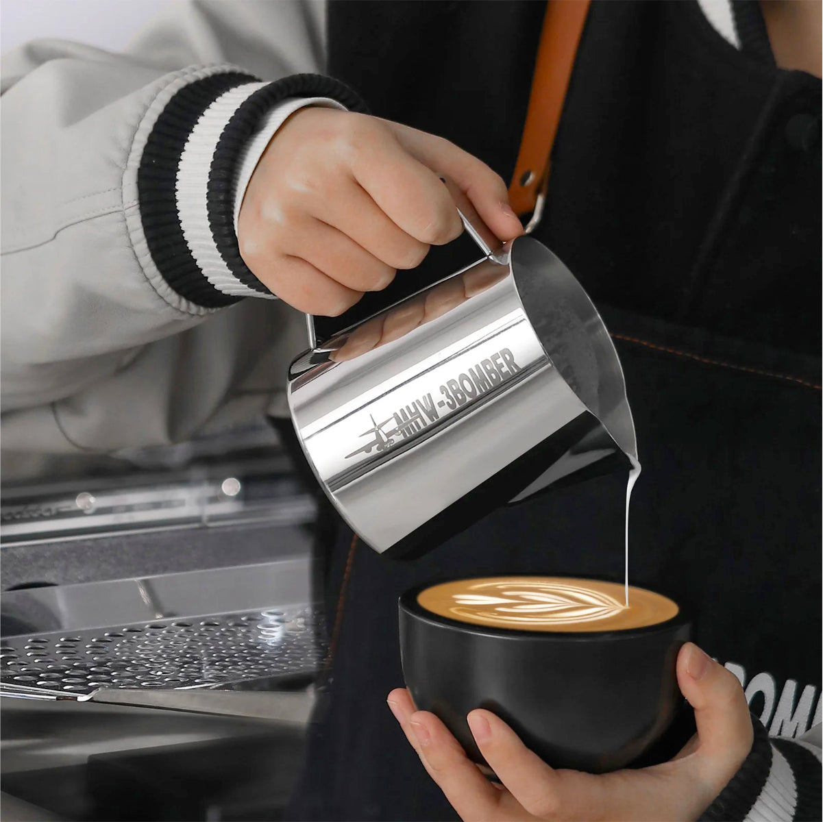 MHW-3BOMBER Latte Art Pitcher 5.0 (Glossy)