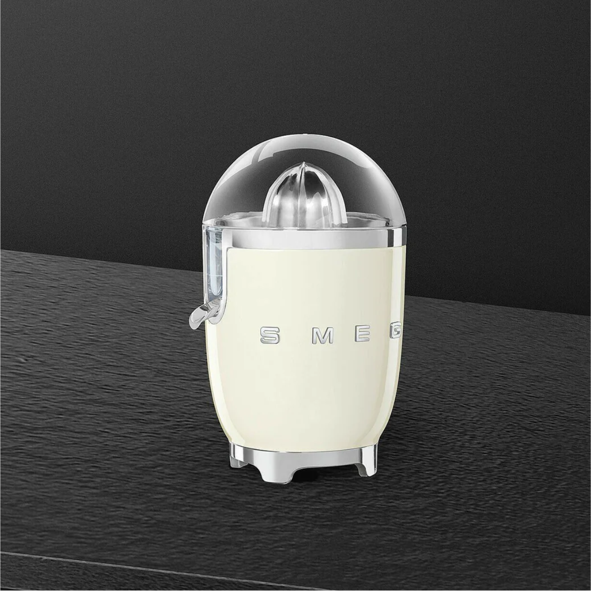 Smeg Retro-Style Citrus Juicer CJF11CRUS (Cream)