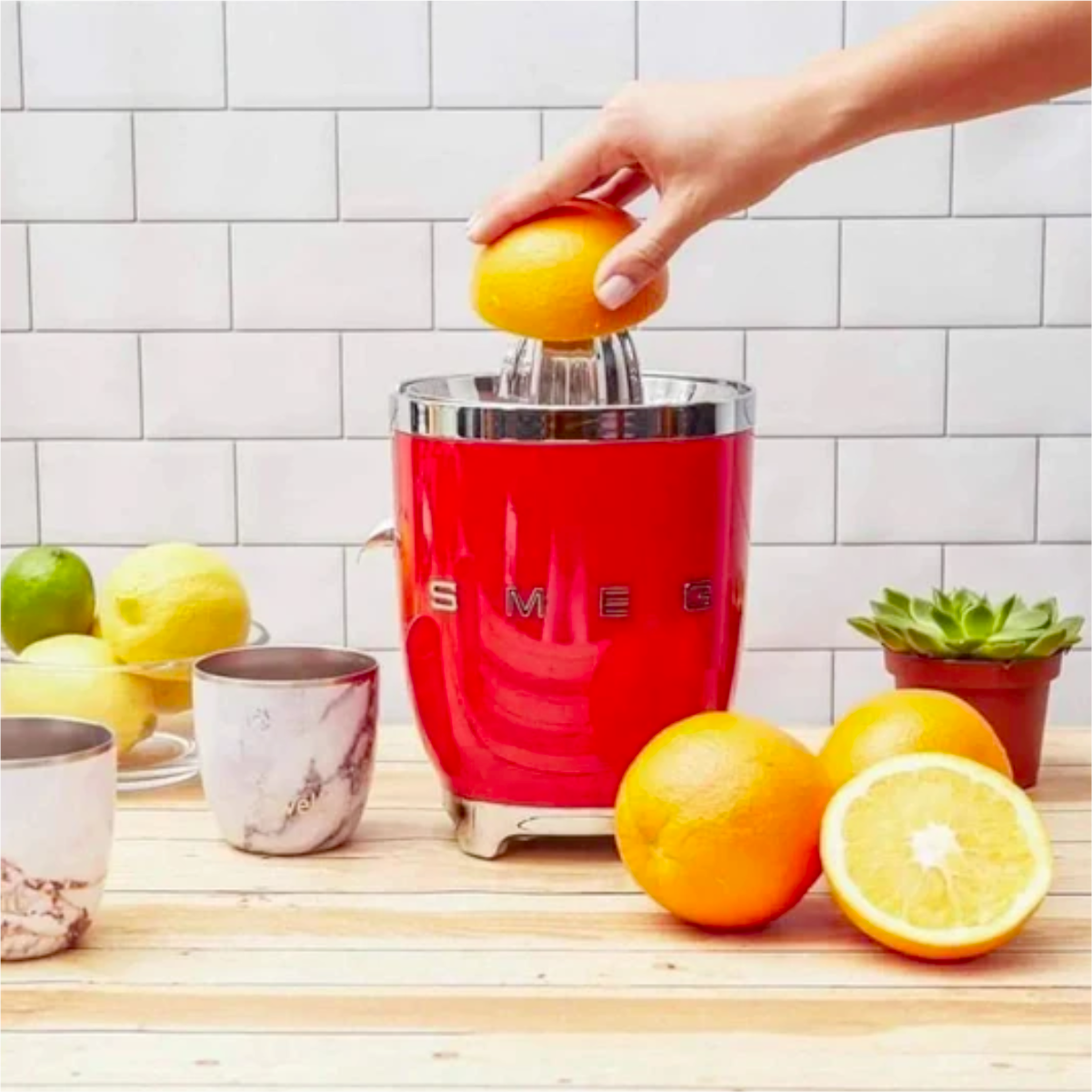 Smeg Retro-Style Citrus Juicer CJF11RDUS (Red)