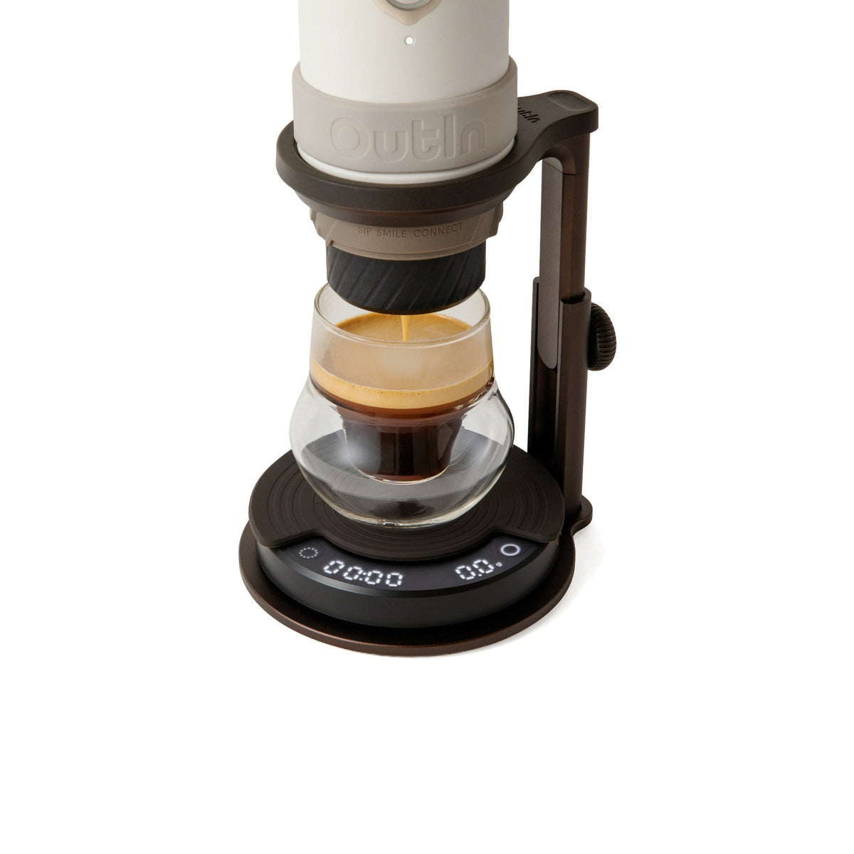 OutIn Claro Coffee Scale, supporting a portable espresso brewer